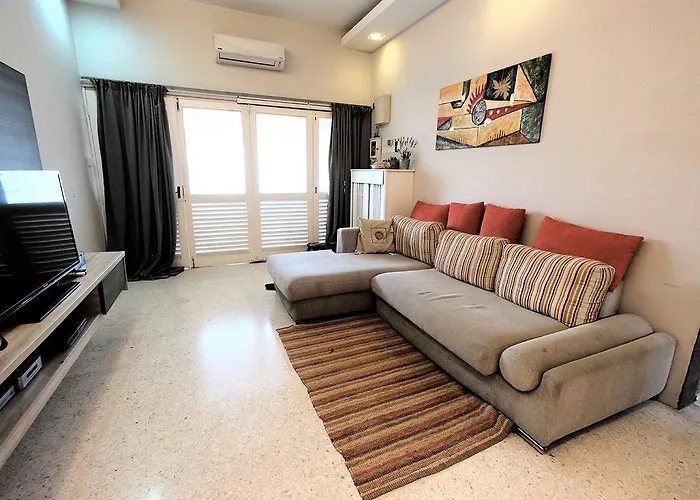 Fivehouz Guest House